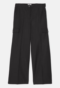 Pantalon noir à jambes larges avec poches cargo latérales, fermeture à boutons et zip à l'avant, passants pour ceinture, posé à plat sur un fond blanc.