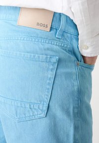 BOSS ANDERSON - Relaxed & Loose Fit - Shorts di jeans - open blue