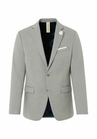 Blazer gris clair avec deux boutons, poches latérales et un mouchoir de poche blanc. Il présente un col cranté et une doublure intérieure lisse.