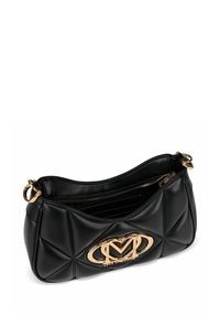 Borsa a spalla in pelle nera trapuntata con logo "Love Moschino" in tonalità oro e apertura superiore con zip, mostrata parzialmente aperta.