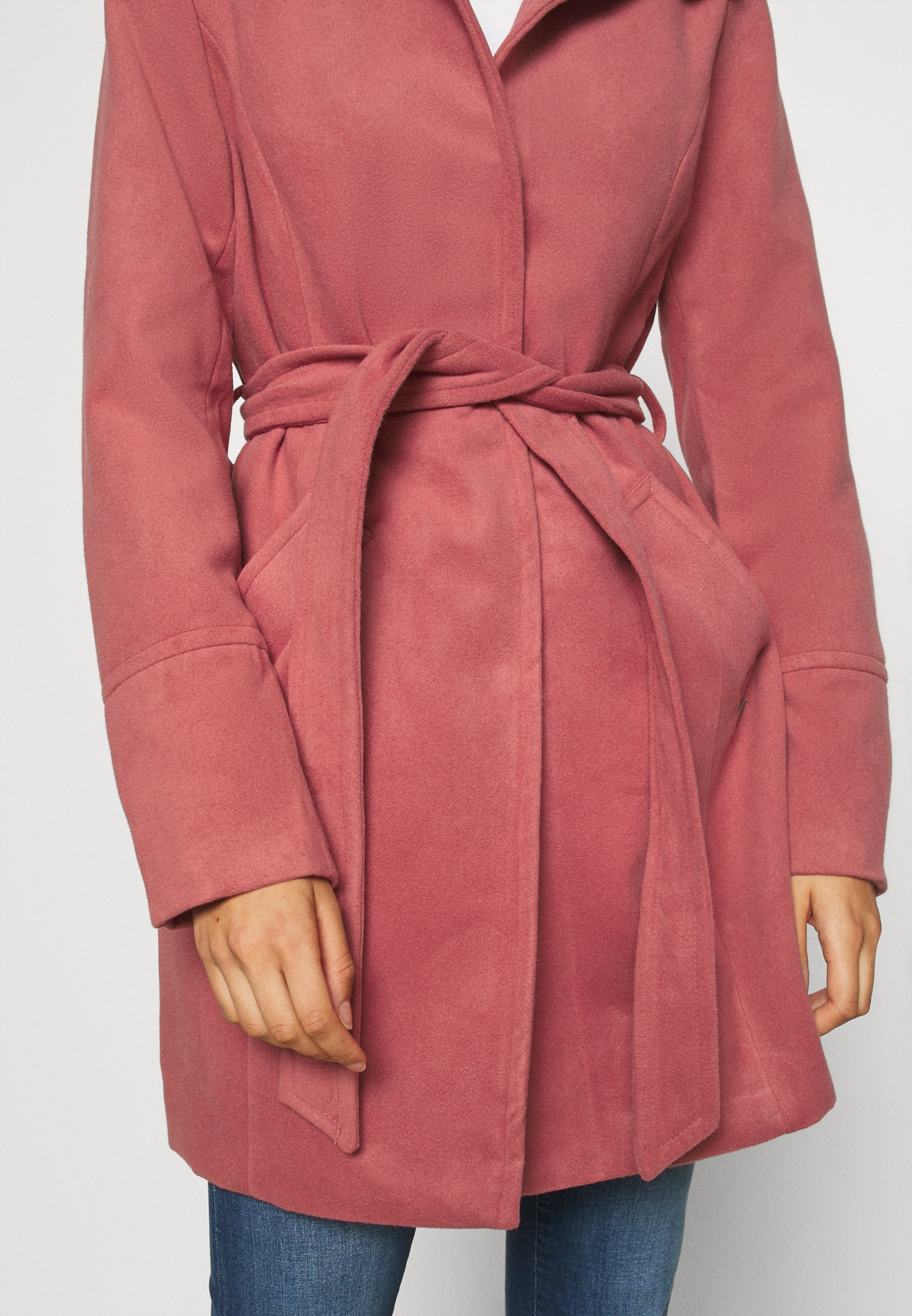 b.young BYCIRLA COAT Kåpe frakk canyon roselyserosa b.young BYCIRLA COAT Kåpe frakk peacoat Zalando.no