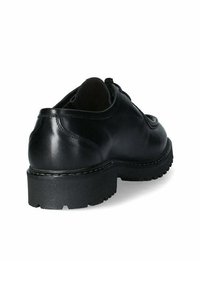 Scarpa in pelle nera con finitura liscia, punta arrotondata e suola in gomma spessa. Presenta un tacco discreto e un design minimalista.