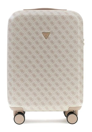 Valigia rigida beige con motivo ripetuto su tutta la superficie e quattro ruote girevoli, con logo Guess a triangolo centrato.