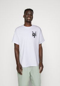 ZOO YORK - AQUA TEE UNISEX - Nyomott mintás póló - white Miniatűr kép 1