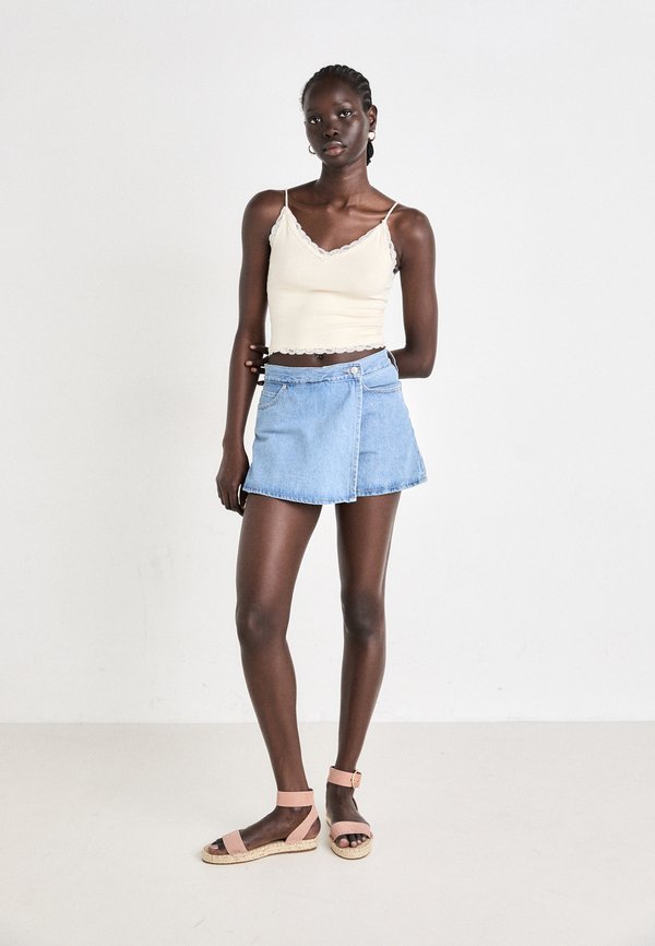 ARAMI LOG - Sandals2