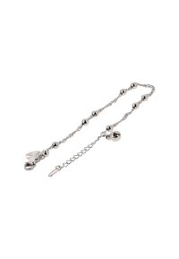 Stříbrný řetízek s kulatými korálky, který obsahuje texturovaný přívěsek a detail zvonku. Hladký kovový povrch, složitý design ok. 