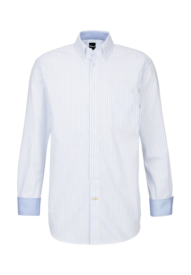 Chemise blanche à manches longues avec des rayures verticales bleu clair, une poche poitrine et des poignets bleus contrastants. Dotée d'un col classique.