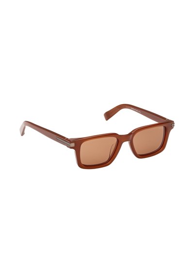 Brown square sunglasses with tinted lenses, thick plastic frame, ribbed temple accents, and sleek metal detailing.