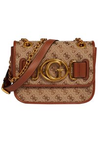 Beige canvas handväska med ett guldinterlåsande "G"-logotyp, bruna läderaccenter, en guldkedjeslena samt ett subtilt monogrammönster.