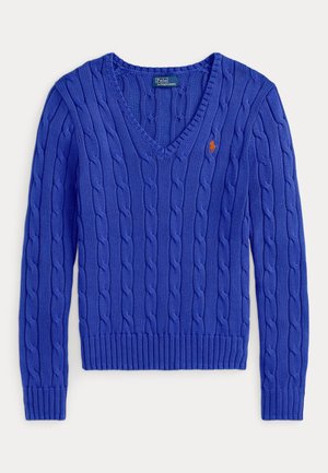 Μπλε πουλόβερ με πλέξη cable, V-λαιμόκοψη, ριμπ μανσέτες και τελείωμα. Διαθέτει μικρό λογότυπο στο αριστερό στήθος. Κατασκευασμένο από υλικό με υφή πλέξης.