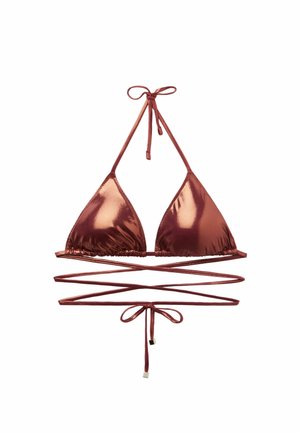 Roter metallischer Bikini-Oberteil mit dreieckigen Cups und verstellbaren Bindegurten. Verfügt über lange Gurte für eine Wickelstyling. Glatte Textur.