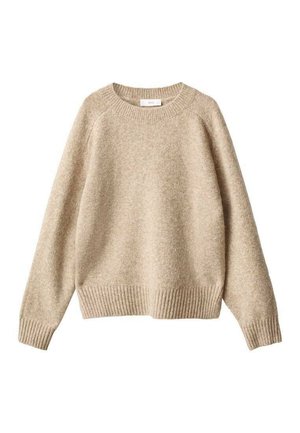 Pull en tricot beige fabriqué en matériau doux et texturé. Il présente un col rond, des poignets et un ourlet côtelés, avec une coupe décontractée et des épaules tombantes.