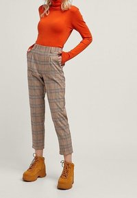 Stradivarius Kalhoty - stone