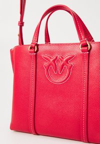 Pinko MIRANDA SHOPPER CLASSIC LOGO - Rankinė - rosso/antique gold-coloured