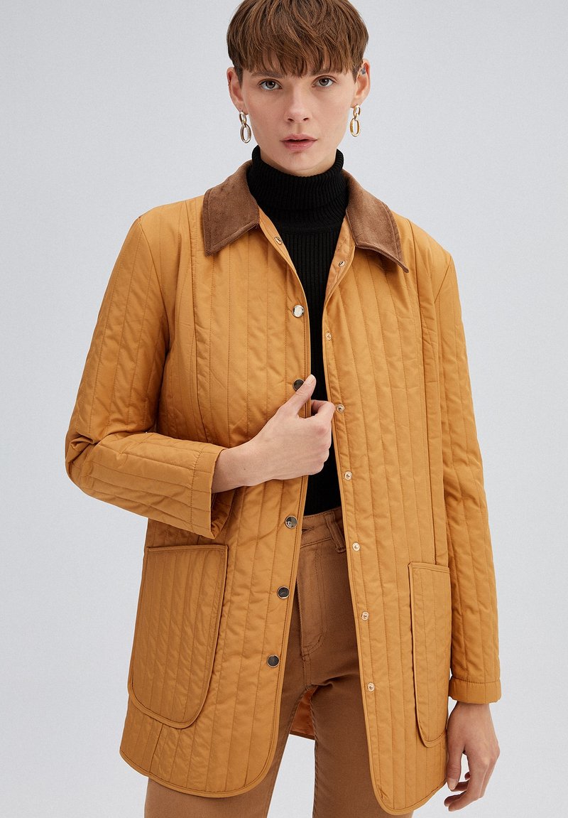 Touché Privé QUILTED - Rövid kabát - camel