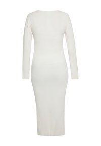 Weißes Strickkleid, lange Ärmel, figurbetontes Design, Midi-Länge, gerippte Textur, runder Ausschnitt, glattes Material ohne Verzierungen.