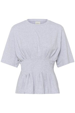 Ανοιχτό γκρι μπλούζα με κοντά μανίκια, στρογγυλή λαιμόκοψη και λεπτομέρεια σούρων στη μέση που δημιουργεί εφαρμοστό σιλουέτα.