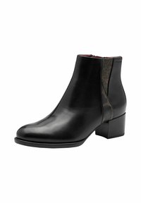 Botín negro de cuero hasta el tobillo con puntera redondeada, cremallera lateral y panel de acento texturizado en gris oscuro. Tacón grueso para mayor estabilidad. Acabado suave.