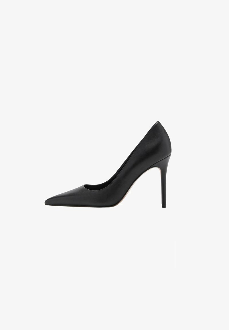 Mango Pumps - black