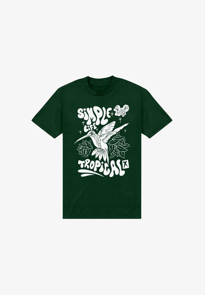 Tmavě zelené bavlněné tričko s bílými grafikami kolibříka, tropických listů a texty "JEDNODUCHÝ ŽIVOT" a "TROPICKÝ." Kulatý výstřih.