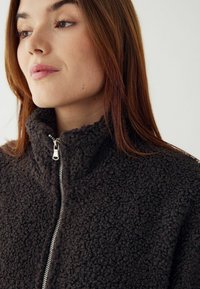 Noella Giacca in pile - chocolate