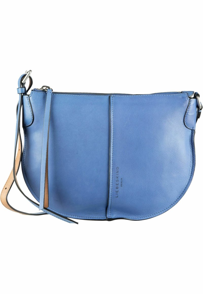 Borsa a tracolla in pelle blu con forma arrotondata, chiusura con zip e tracolla removibile. Presenta una cucitura frontale e un marchio impressa.