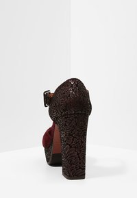 Chie Mihara Sandalen met hoge hak - bordeaux