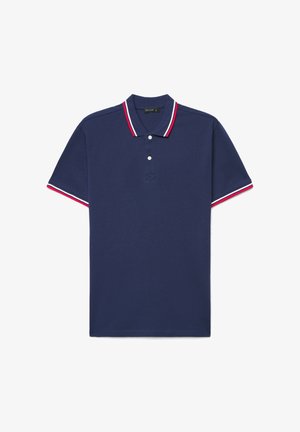 Polo a maniche corte blu navy con bordatura a righe bianche e rosse sul colletto e ai bordi delle maniche, abbottonatura con due bottoni bianchi.