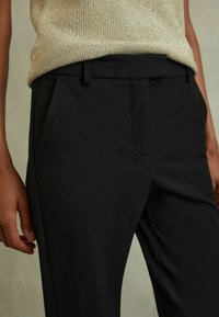 Reiss Chino - black