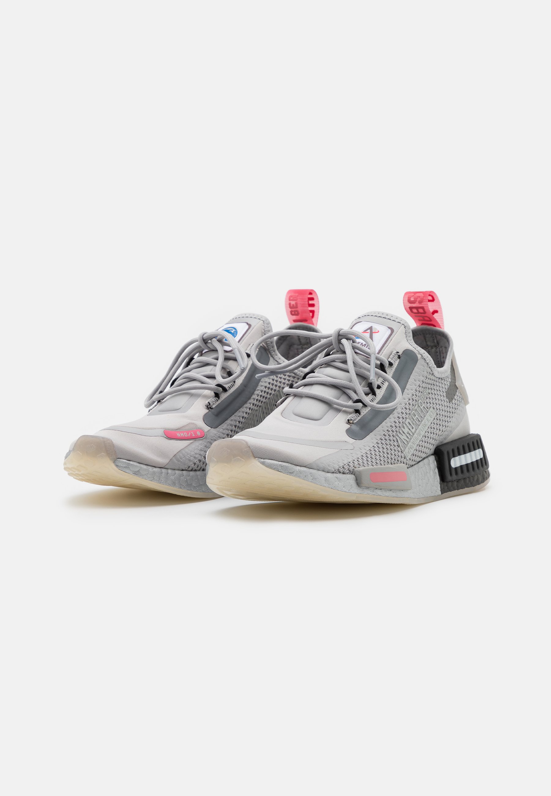 Femme NMD_R1 SPEEDLINES BOOST SHOES - Baskets basses - grey two/haze rose/core black Femme NMD_R1 SPEEDLINES BOOST SHOES - Baskets basses - grey two/haze rose/core black