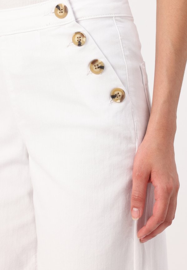 ONLMADISON BUTTON WIDE - Flared Jeans2