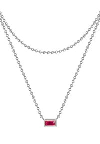 Sølv kedjehalsband med två lager och en rektangulär rubinsten i en metallram, med en slät yta och polerad finish.