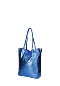 Blauwe metallic tote bag met twee lange handvatten, een soepele textuur en een ruime indeling. Heeft een subtiele glans en geen zichtbare hardware.