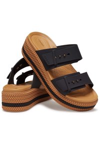 Crocs Sandály do bazénu - metallic black