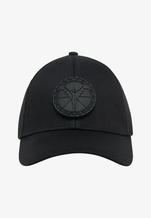 Zwarte honkbalpet van geweven stof. Heeft een gestructureerde zwarte logo patch met een ingewikkeld ontwerp aan de voorkant. Gebogen klep.