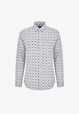 Biała koszula z długim rękawem w geometryczny niebiesko-zielony wzór, z kołnierzykiem zapinanym na guziki i prostym krojem. Tekstura materiału wydaje się gładka.