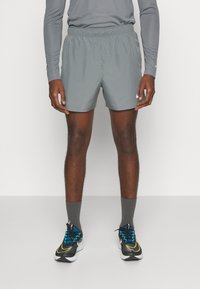 Nike Performance - CHALLENGER - Pantaloncini sportivi - smoke grey smoke grey black Immagine in miniatura 1