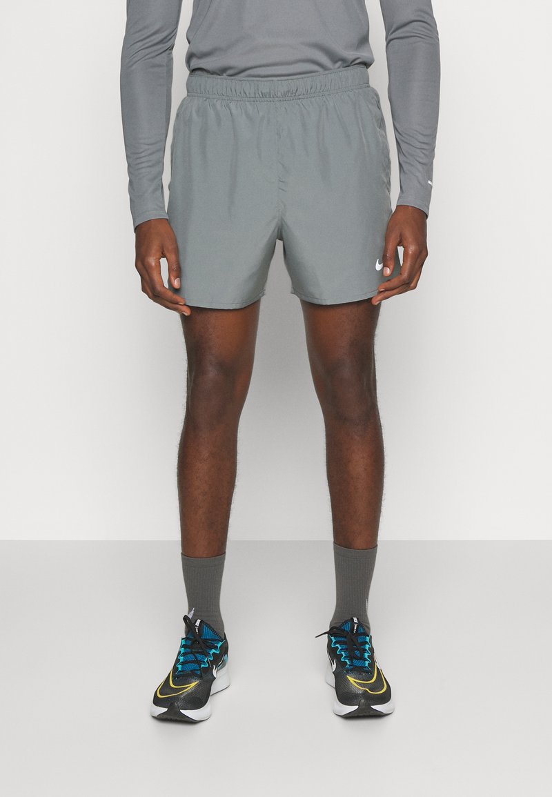 Nike Performance - CHALLENGER - Pantaloncini sportivi - smoke grey smoke grey black, Ingrandire