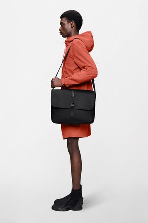 MESSENGER BAG UNISEX - Torba čez telo - black