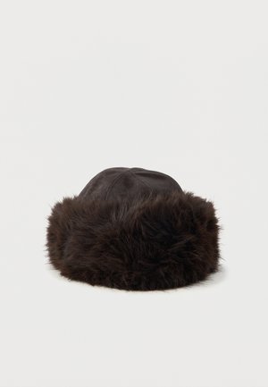 Κατάταξη 4: Weekday - Σκούφος