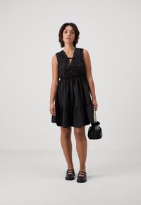 YAS Petite YASSASCHA DRESS CITY - Dnevna haljina - black