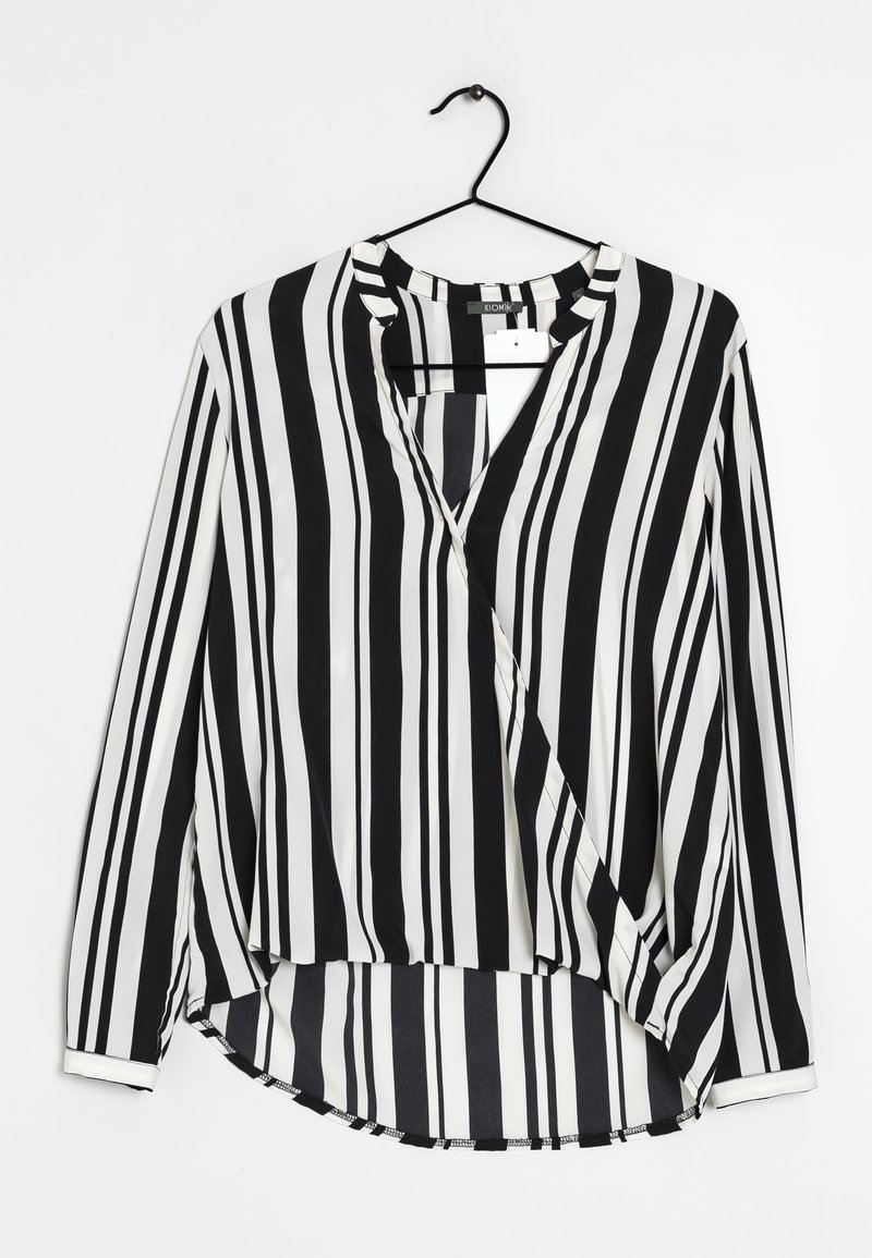 Zwart-wit gestreepte blouse met een wikkeldesign, lange mouwen en een hoge-laag rand. Gemaakt van gladde, lichtgewicht stof.