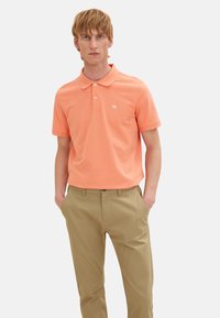 TOM TAILOR BASIC WITH CONTRAST - Pikeepaita - orange