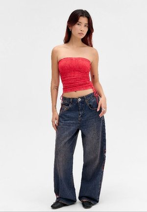 BDG Urban Outfitters, RUCHED TAPESTRY BANDEAU - Μπλούζα - red