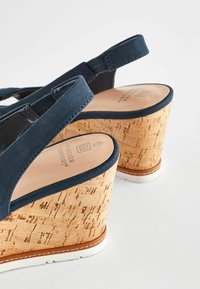 Next REGULAR WIDE FIT - Platform szandálok - navy