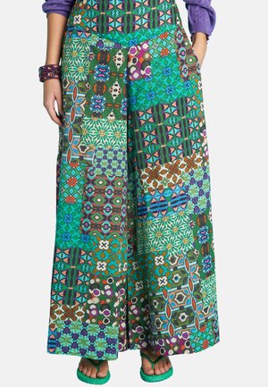 Antoine et Lili, PANTALON LARGE VOILE PATCH - Trousers - vert