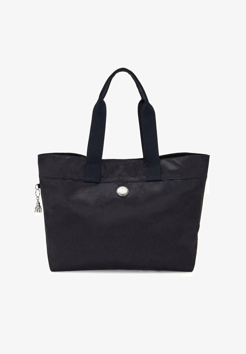 Sac fourre-tout noir avec deux poignées en tissu, texture lisse, plaque logo sur le devant et un charme de tirette de fermeture éclair. Design rectangulaire simple.