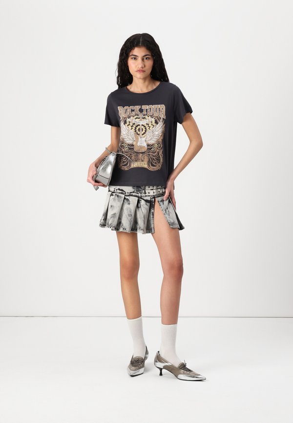 NMNATE O NECK WILD - Print T-shirt - obsidian3