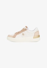 Επιλέχθηκε, ancient white/misty blush