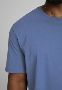 Jack & Jones O NECK - T-shirt basic - denim blue